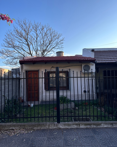 Casa más departamento