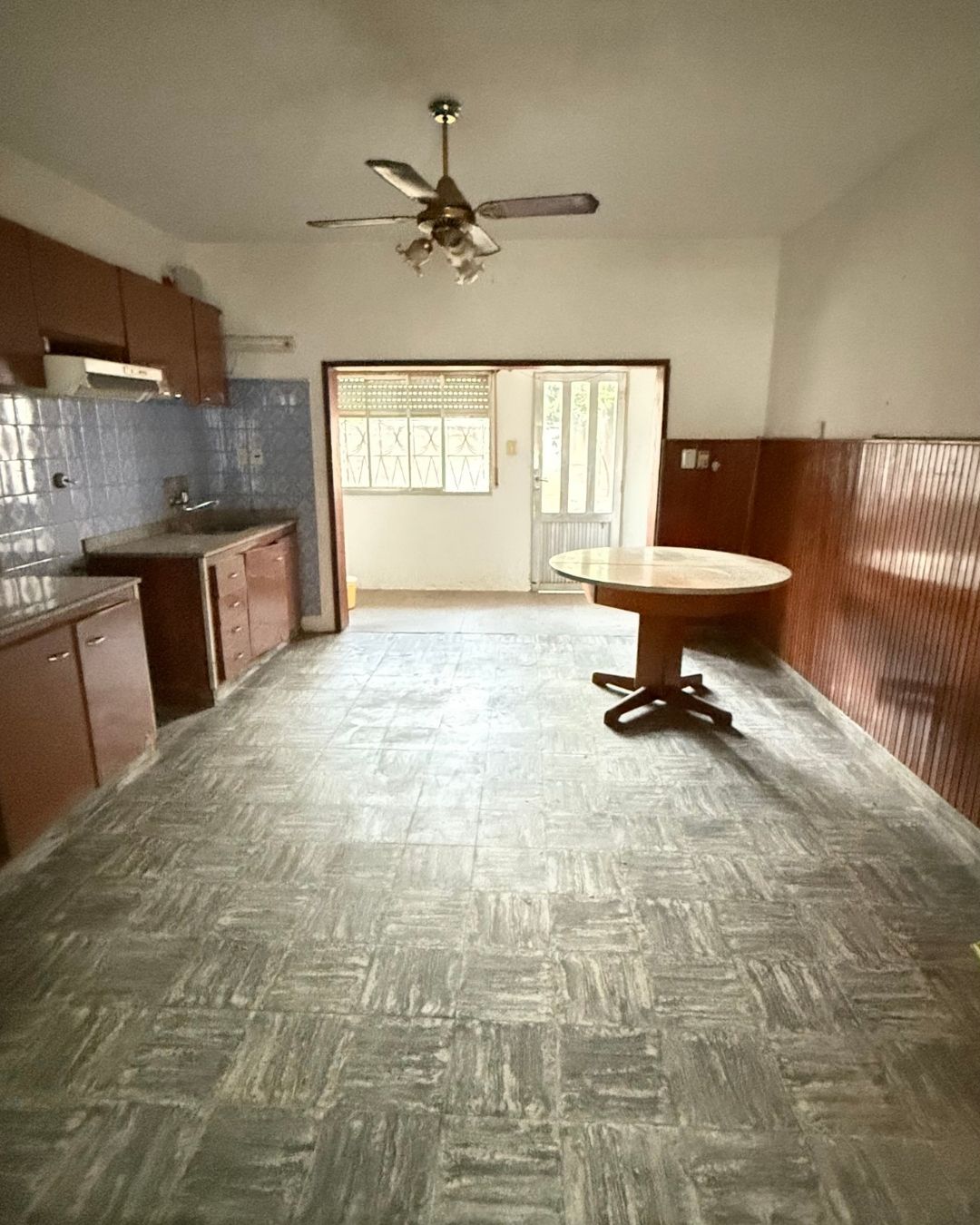 Casa tradicional sobre Avenida