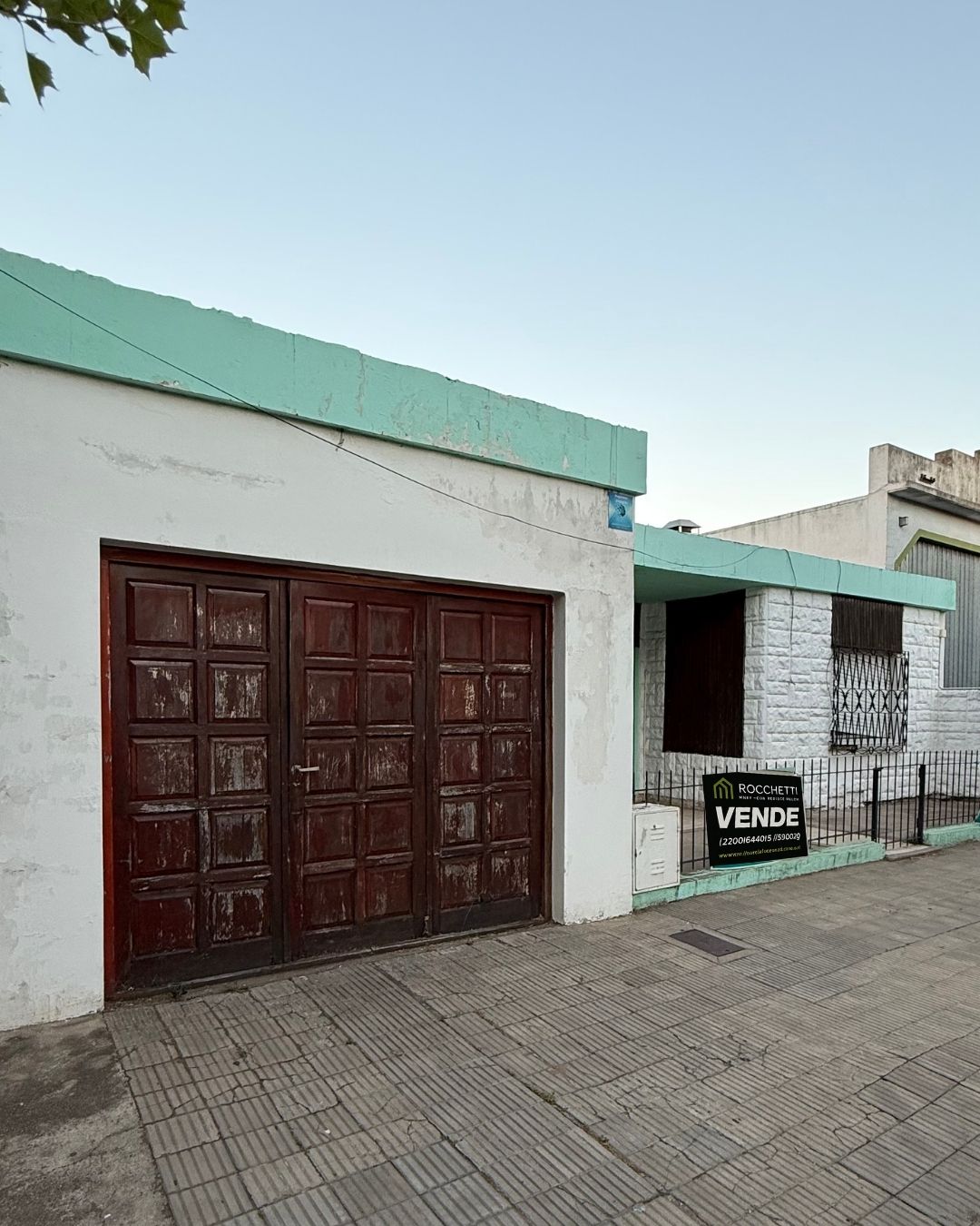 Casa tradicional sobre Avenida